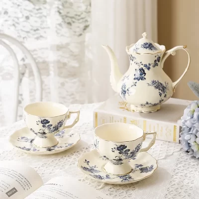Taza y plato para Restaurante Francés, juego de tetera de cerámica estilo Palacio Retro británico, té de la tarde y café, muebles para el hogar, regalo